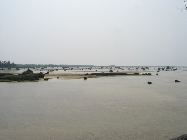 下地島の帯岩